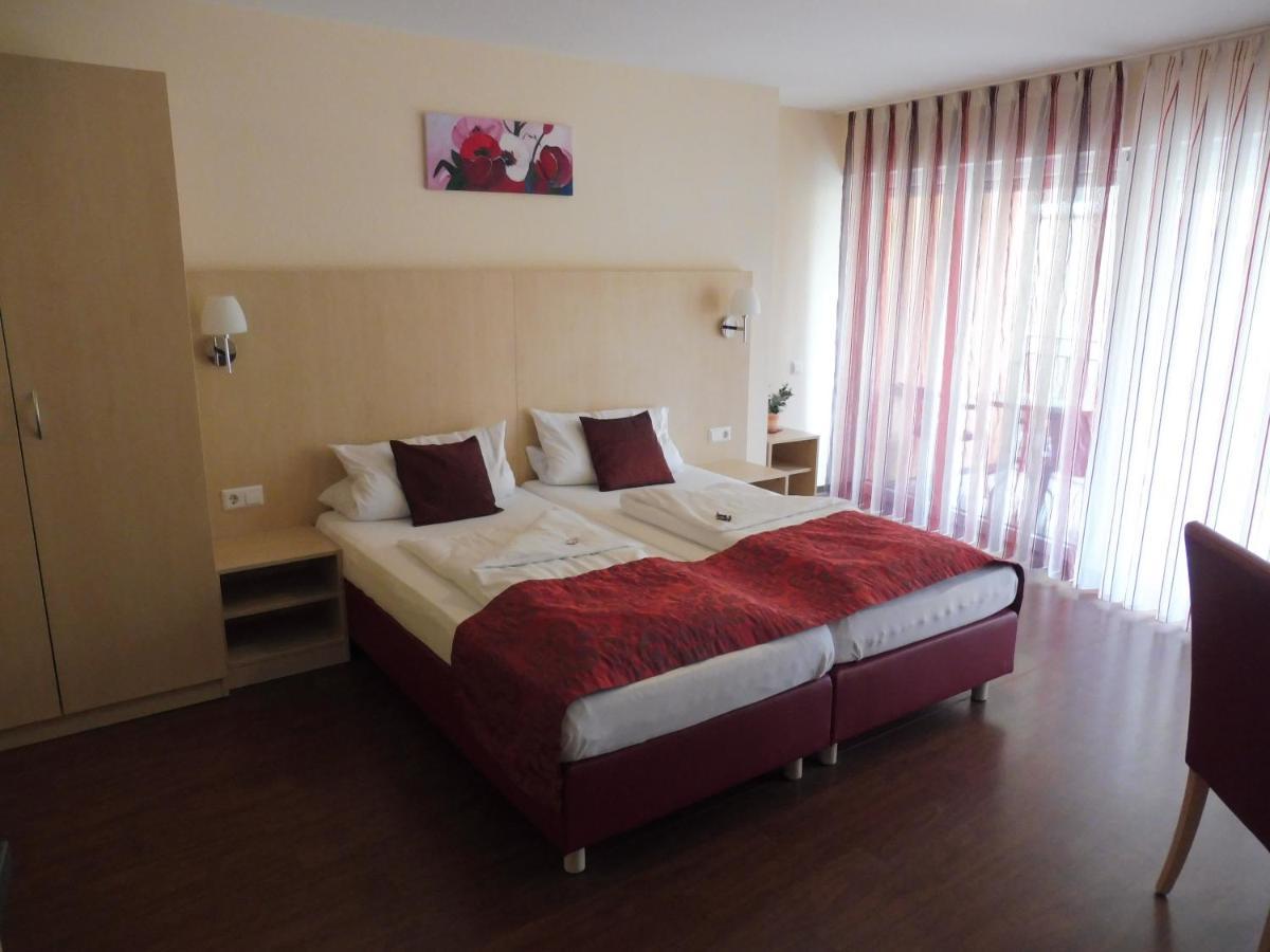 Hotel Gasthof Zum Engel - Gaestehaus Кюнцельзау Экстерьер фото